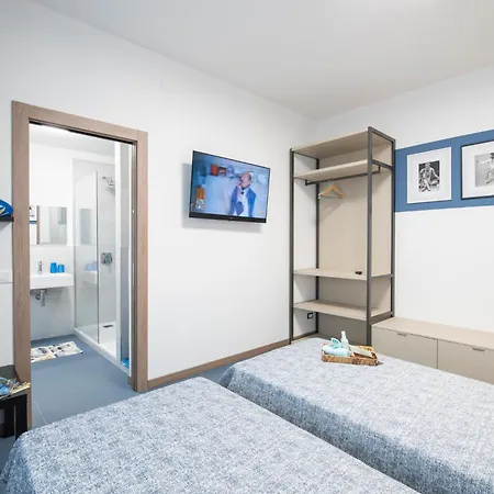 Dante לינה וארוחת בוקר